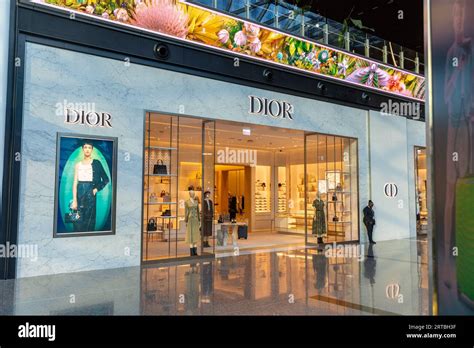 dior qatar hamad airport